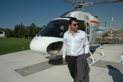 Arif Kerem Göğüş, Helikopter ile araştırma yapıyor